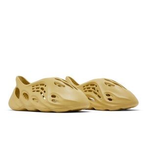 adidas YEEZY Foam RNNR "Sulfur" GV6775 (2022) Size 11 NEW